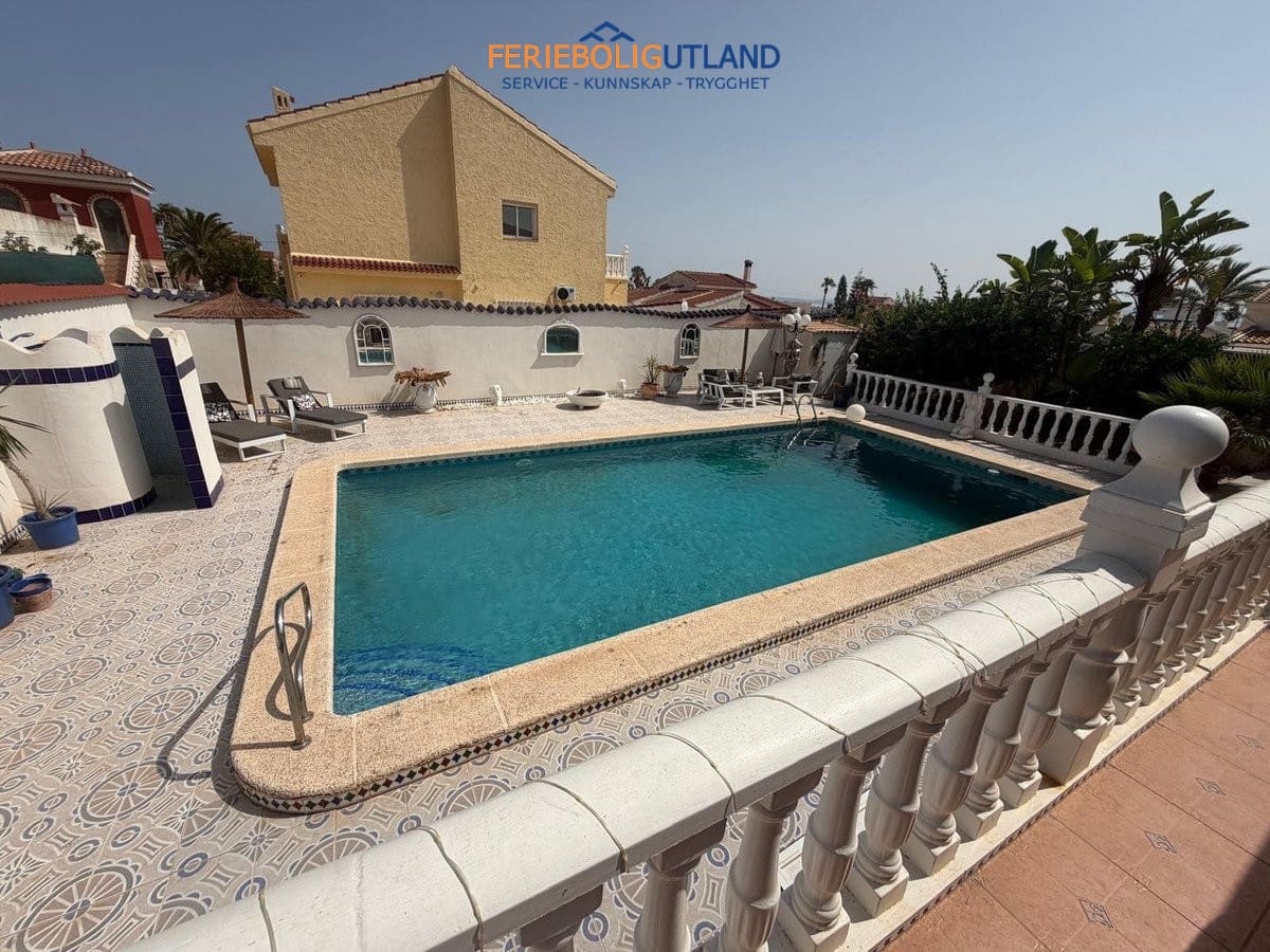 4 slaapkamer Villa te koop in Ciudad Quesada met zwembad garage - € 475.000 (Ref: 10011922)