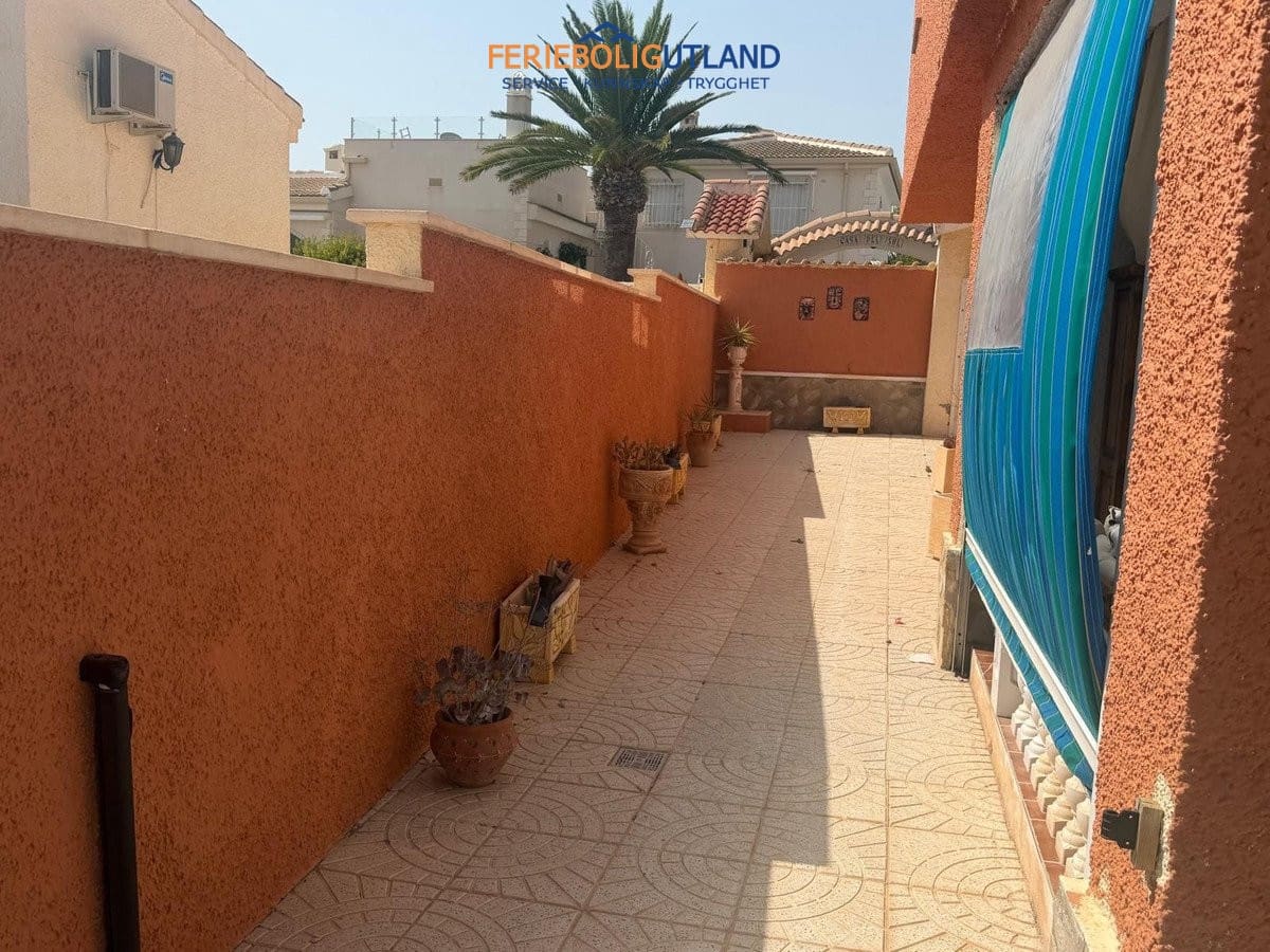 4 slaapkamer Villa te koop in Ciudad Quesada met zwembad garage - € 475.000 (Ref: 10011922)