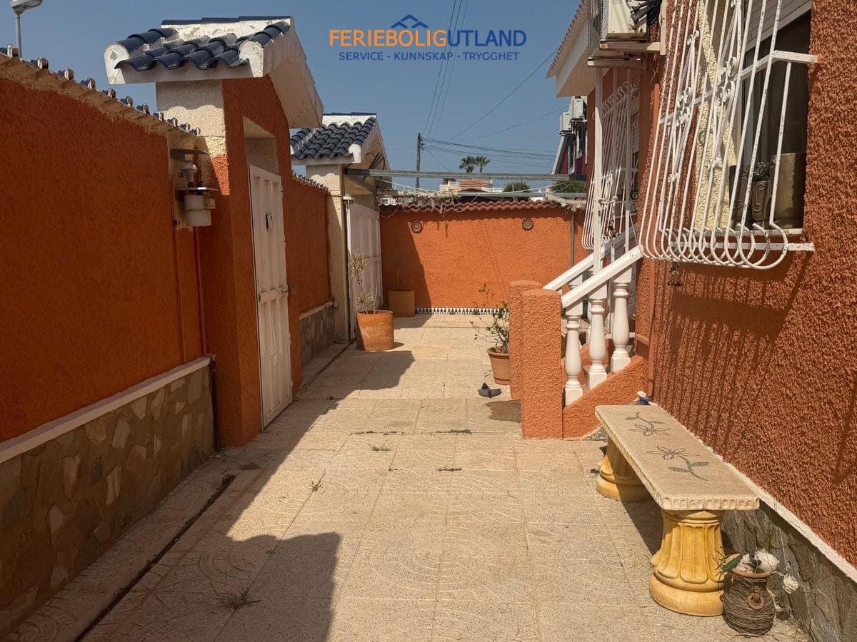 4 slaapkamer Villa te koop in Ciudad Quesada met zwembad garage - € 475.000 (Ref: 10011922)