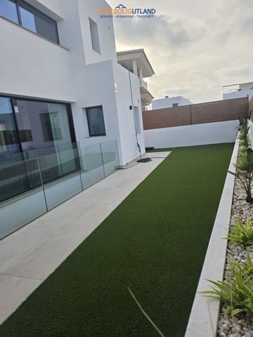 4 soveværelse Villa til salg i Los Balcones - Los Altos, Torrevieja med swimmingpool garage - € 1.050.000 (Ref: 10011924)