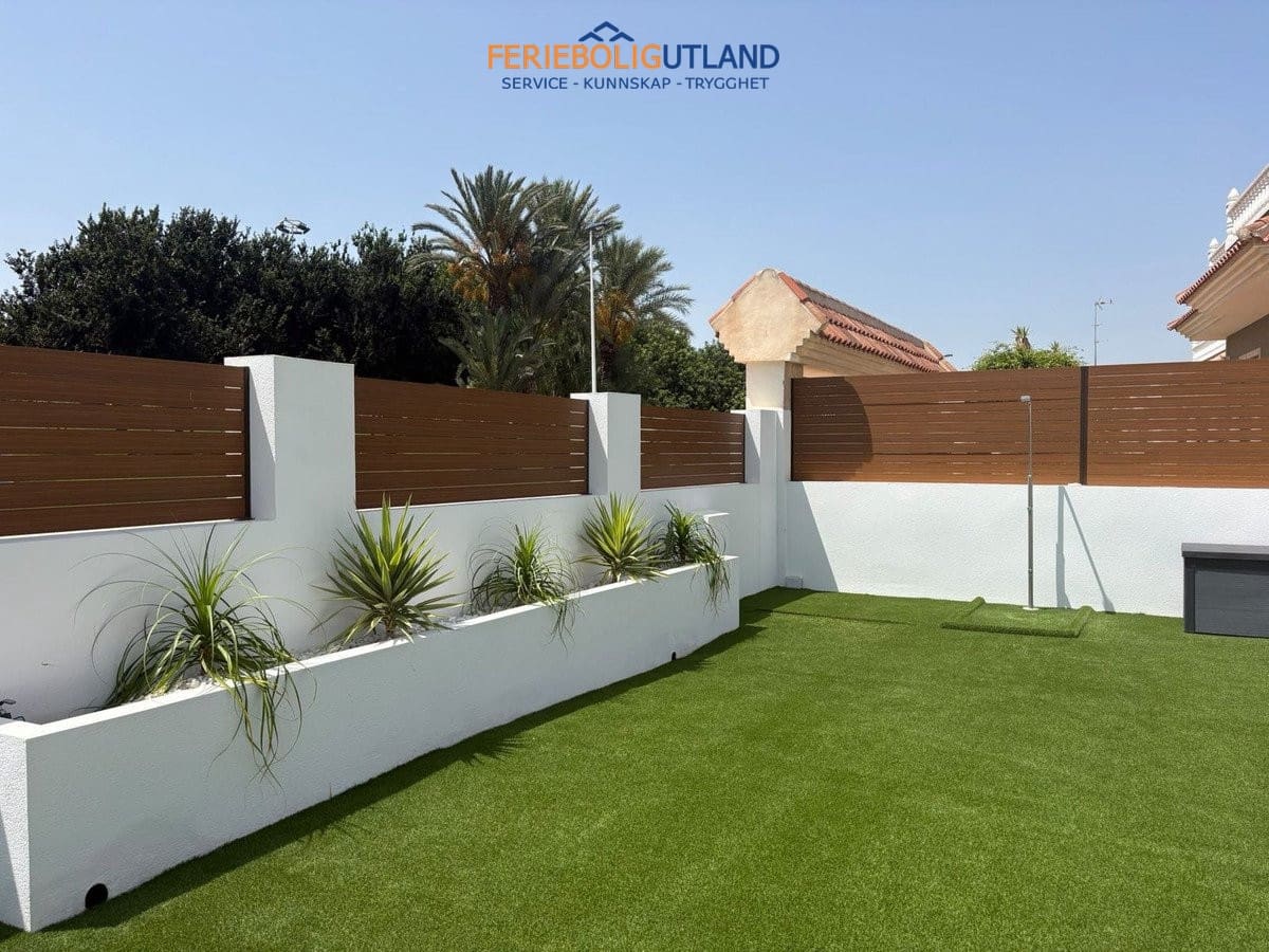 4 bedroom Villa for sale in Torrevieja with pool garage - € 1,050,000 (Ref: 10011924)