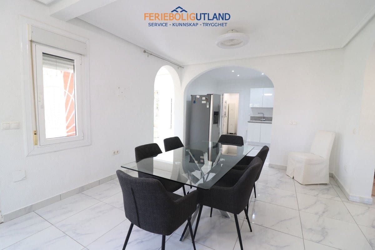 Chalet de 3 habitaciones en Ciudad Quesada en venta con piscina garaje - 394.950 € (Ref: 10011925)