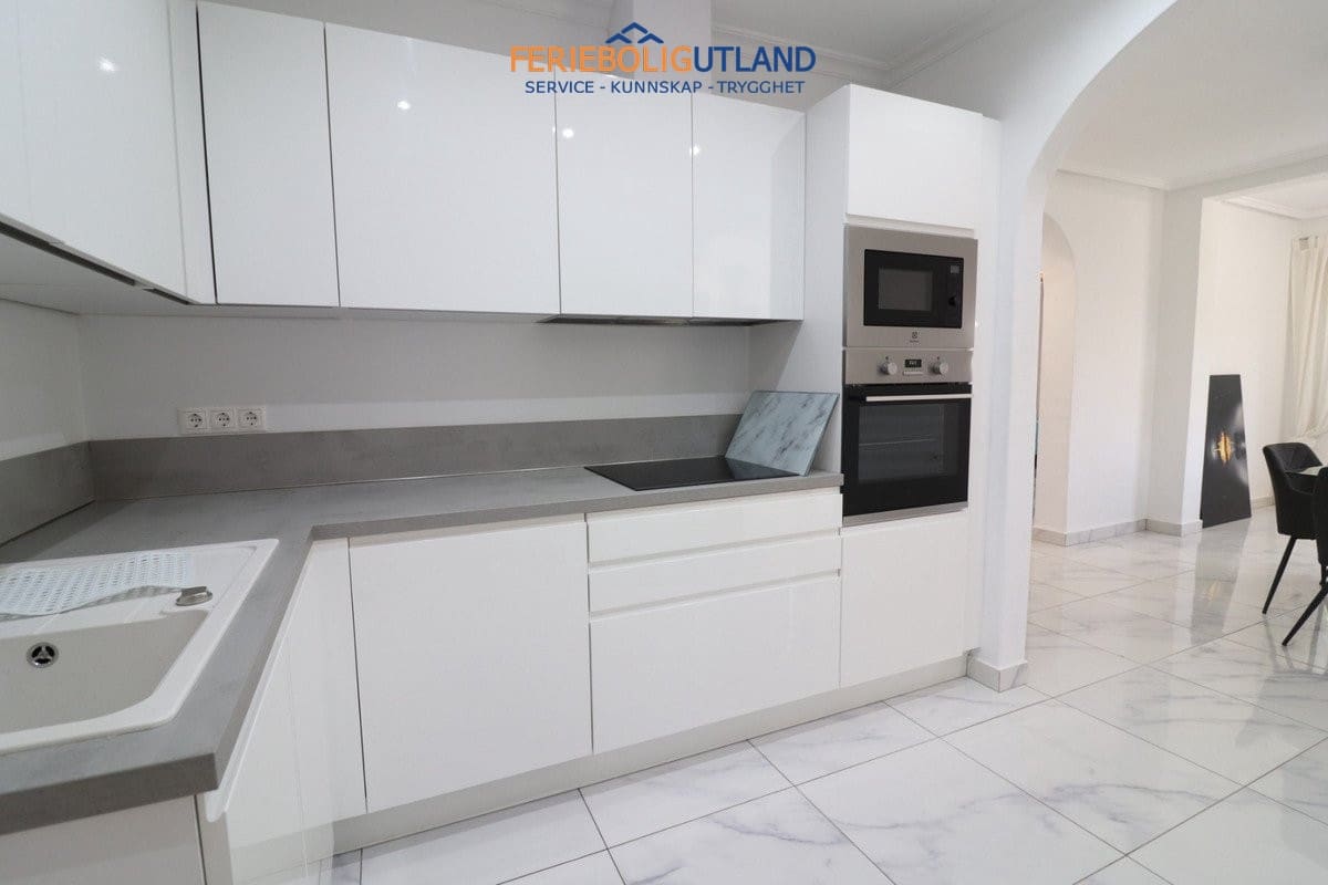 Chalet de 3 habitaciones en Ciudad Quesada en venta con piscina garaje - 394.950 € (Ref: 10011925)
