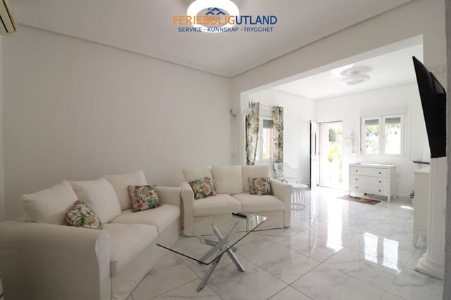 Chalet de 3 habitaciones en Ciudad Quesada, Rojales en venta con piscina garaje - 394.950 € (Ref: 10011925)