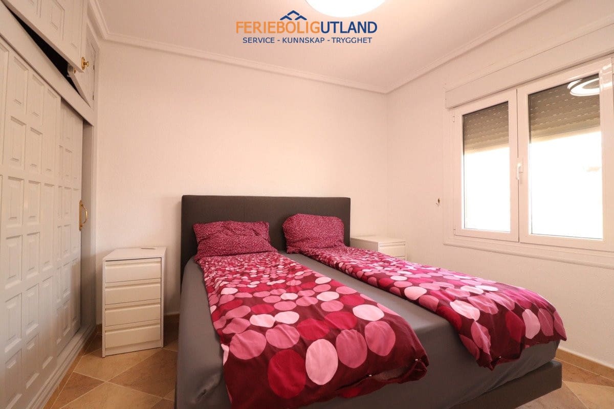 Chalet de 3 habitaciones en Ciudad Quesada en venta con piscina garaje - 394.950 € (Ref: 10011925)