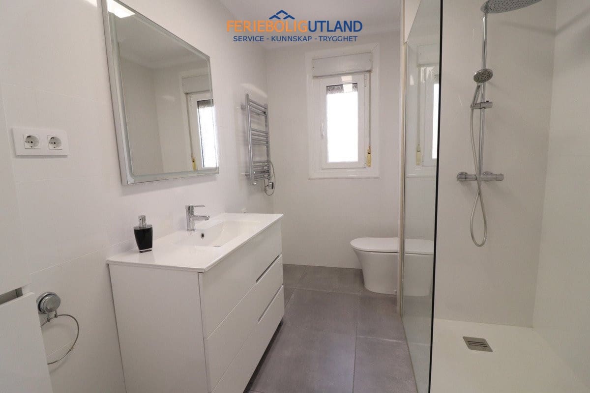 Chalet de 3 habitaciones en Ciudad Quesada en venta con piscina garaje - 394.950 € (Ref: 10011925)