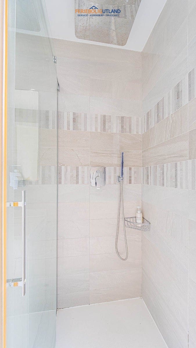 2 bedroom Apartment for sale in Punta Prima with pool - € 450,000 (Ref: 10012248)