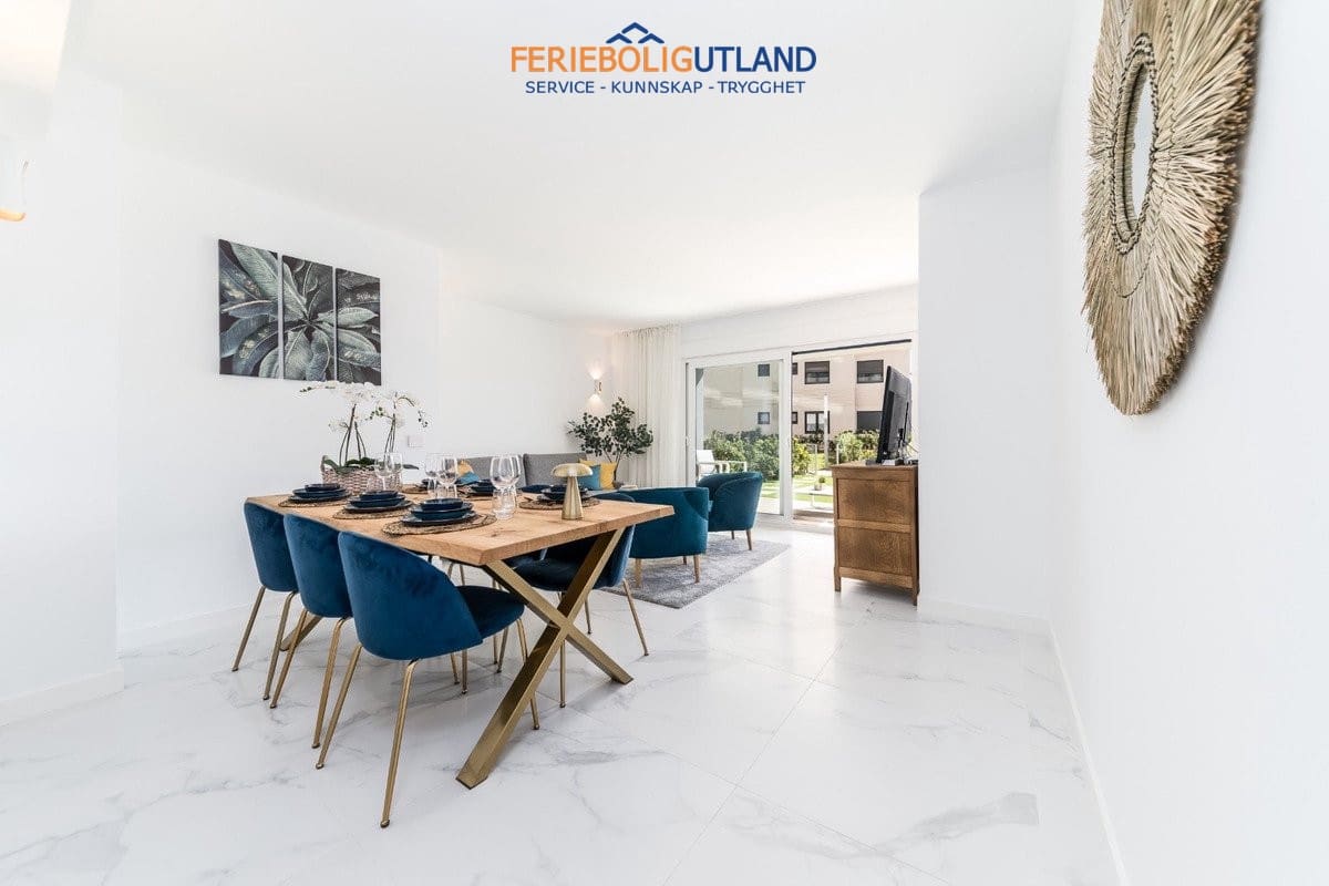 Apartamento de 2 habitaciones en Torrevieja en venta con piscina garaje - 495.000 € (Ref: 10012251)