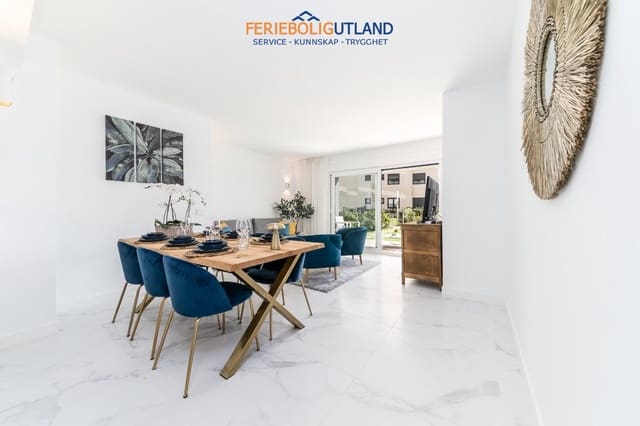Apartamento de 2 habitaciones en Puerto Deportivo, Torrevieja en venta con piscina garaje - 495.000 € (Ref: 10012251)