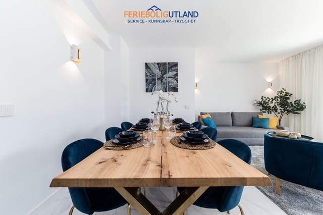 Apartamento de 2 habitaciones en Puerto Deportivo, Torrevieja en venta con piscina garaje - 495.000 € (Ref: 10012251)