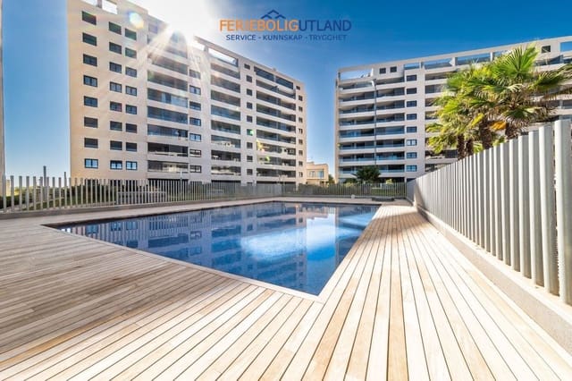 Apartamento de 2 habitaciones en Puerto Deportivo, Torrevieja en venta con piscina garaje - 495.000 € (Ref: 10012251)