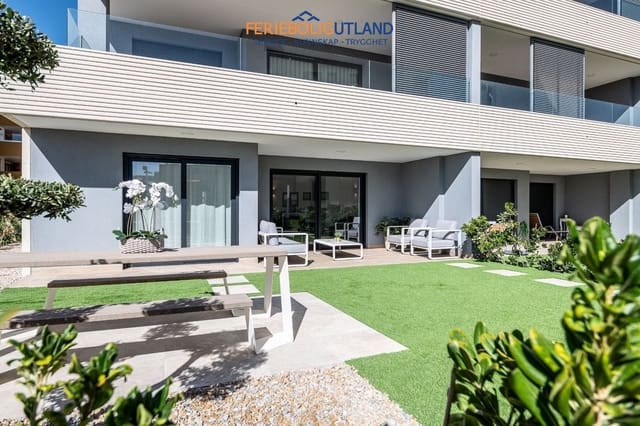 Apartamento de 2 habitaciones en Puerto Deportivo, Torrevieja en venta con piscina garaje - 495.000 € (Ref: 10012251)