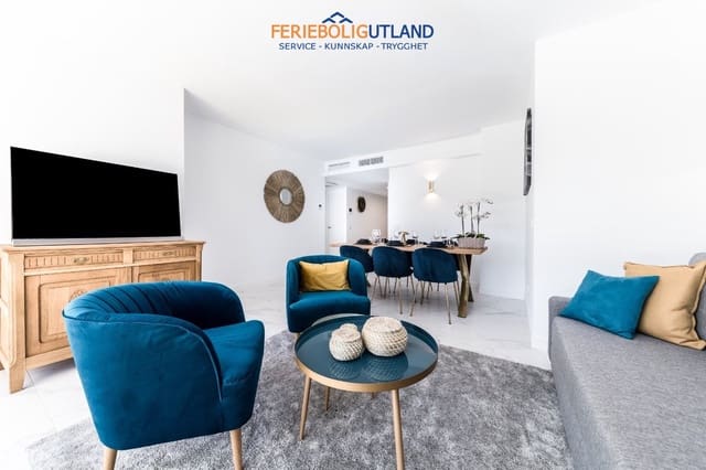 Apartamento de 2 habitaciones en Puerto Deportivo, Torrevieja en venta con piscina garaje - 495.000 € (Ref: 10012251)