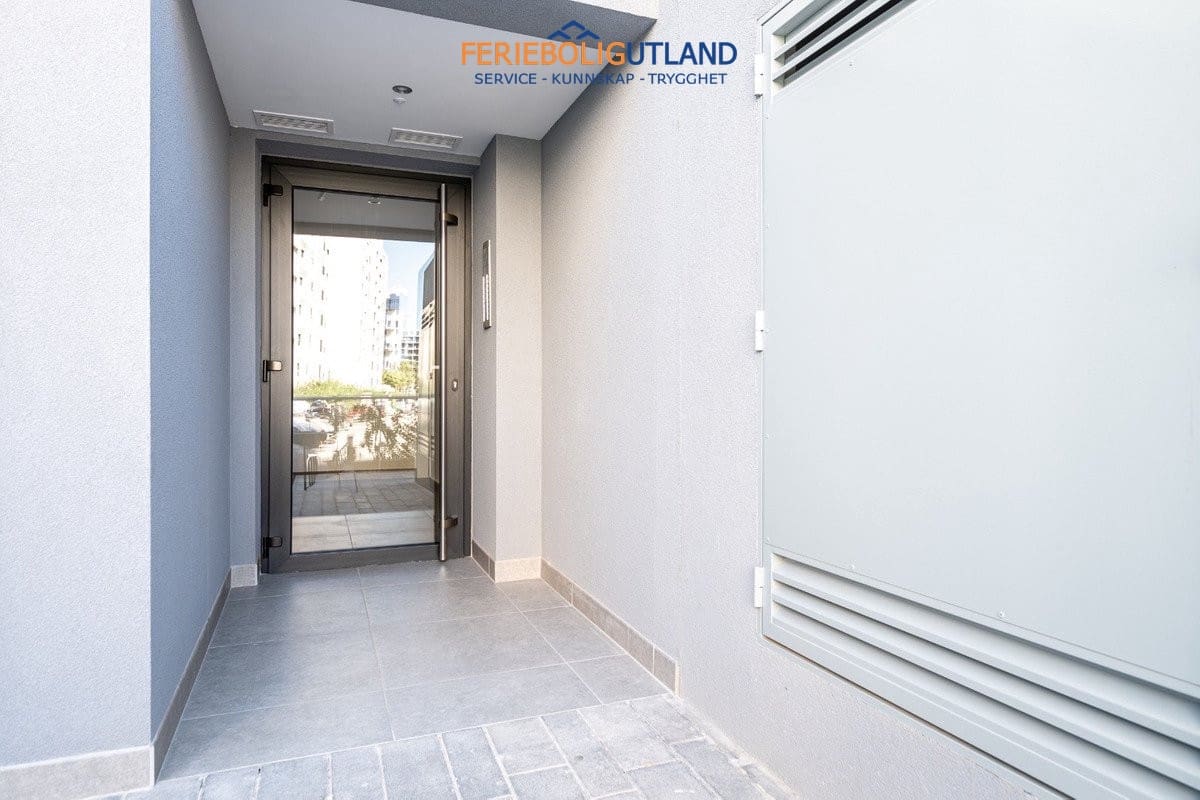 Apartamento de 2 habitaciones en Torrevieja en venta con piscina garaje - 495.000 € (Ref: 10012251)