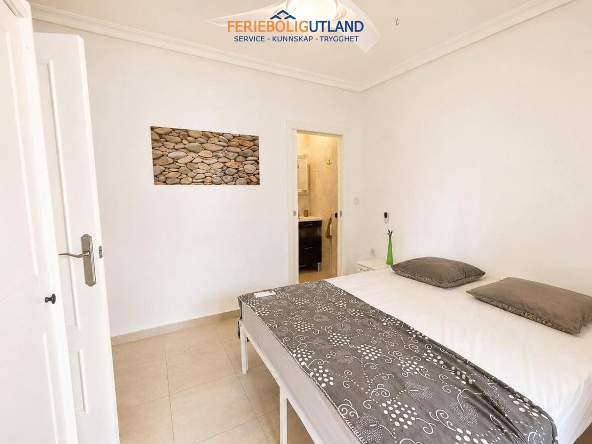 2 Zimmer Bungalow zu verkaufen in Cabo Roig mit Pool Garage - 225.000 € (Ref: 10012252)