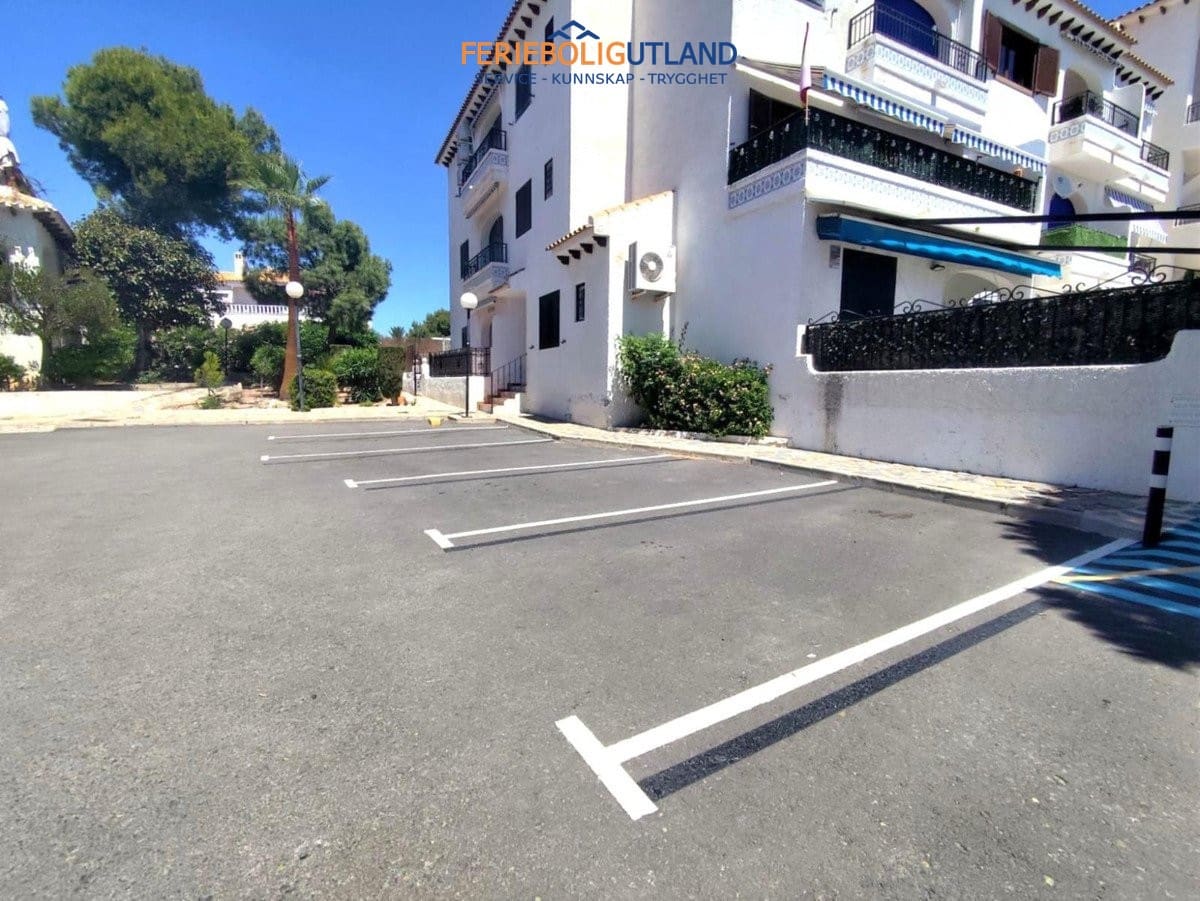 2 Zimmer Bungalow zu verkaufen in Cabo Roig mit Pool Garage - 225.000 € (Ref: 10012252)