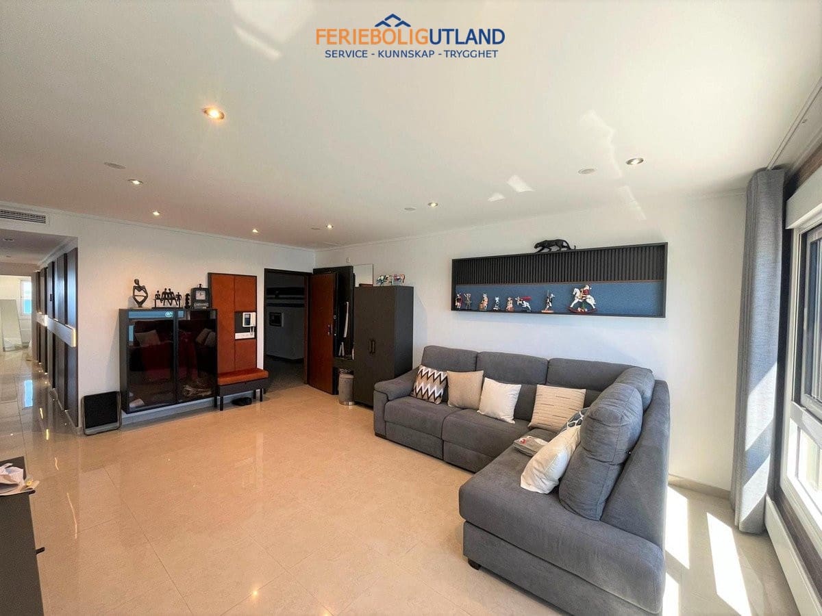 3 bedroom Penthouse for sale in La Manga del Mar Menor with pool garage - € 525,000 (Ref: 10012254)