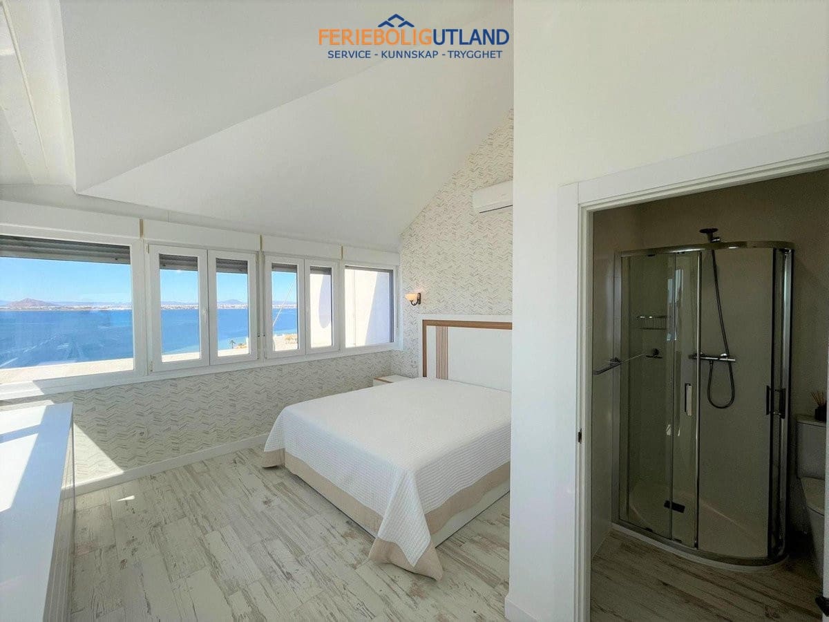 3 bedroom Penthouse for sale in La Manga del Mar Menor with pool garage - € 525,000 (Ref: 10012254)