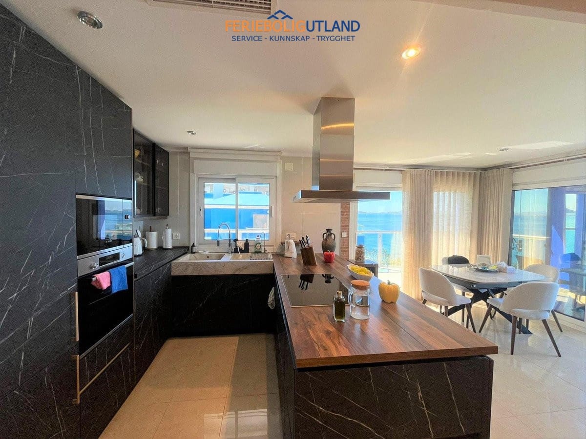 3 bedroom Penthouse for sale in La Manga del Mar Menor with pool garage - € 525,000 (Ref: 10012254)