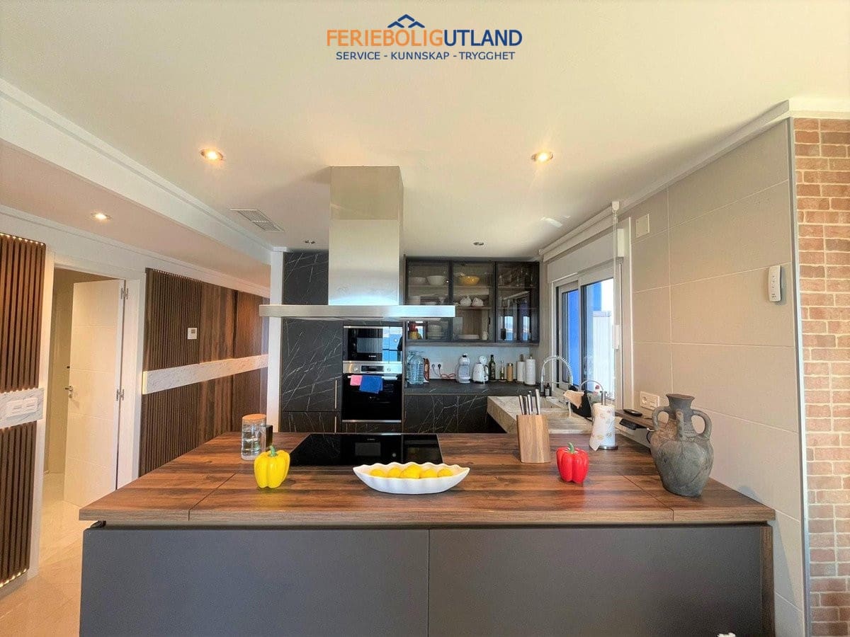 3 bedroom Penthouse for sale in La Manga del Mar Menor with pool garage - € 525,000 (Ref: 10012254)