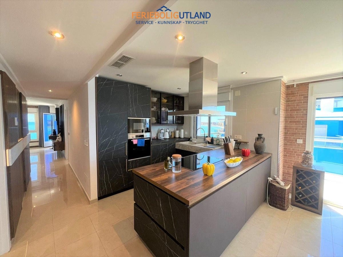 3 bedroom Penthouse for sale in La Manga del Mar Menor with pool garage - € 525,000 (Ref: 10012254)