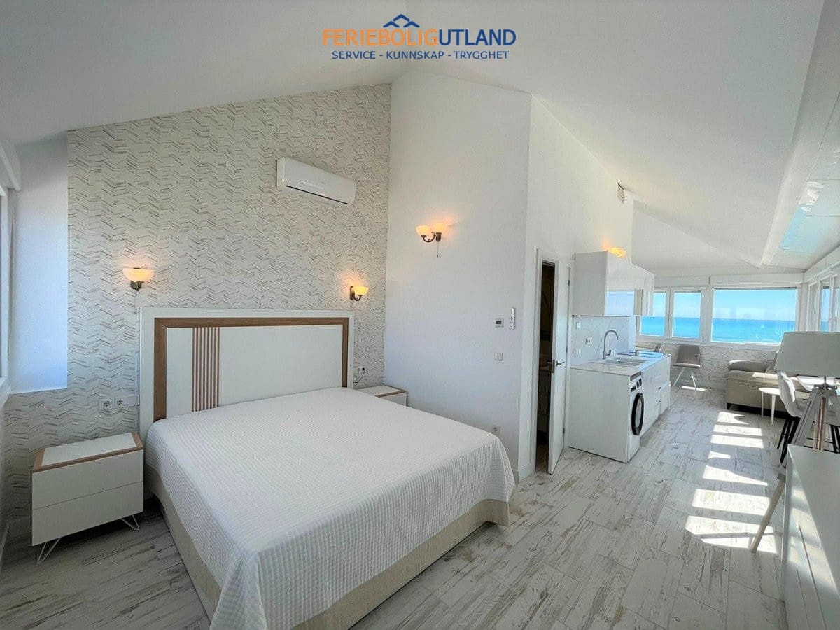 3 bedroom Penthouse for sale in La Manga del Mar Menor with pool garage - € 525,000 (Ref: 10012254)