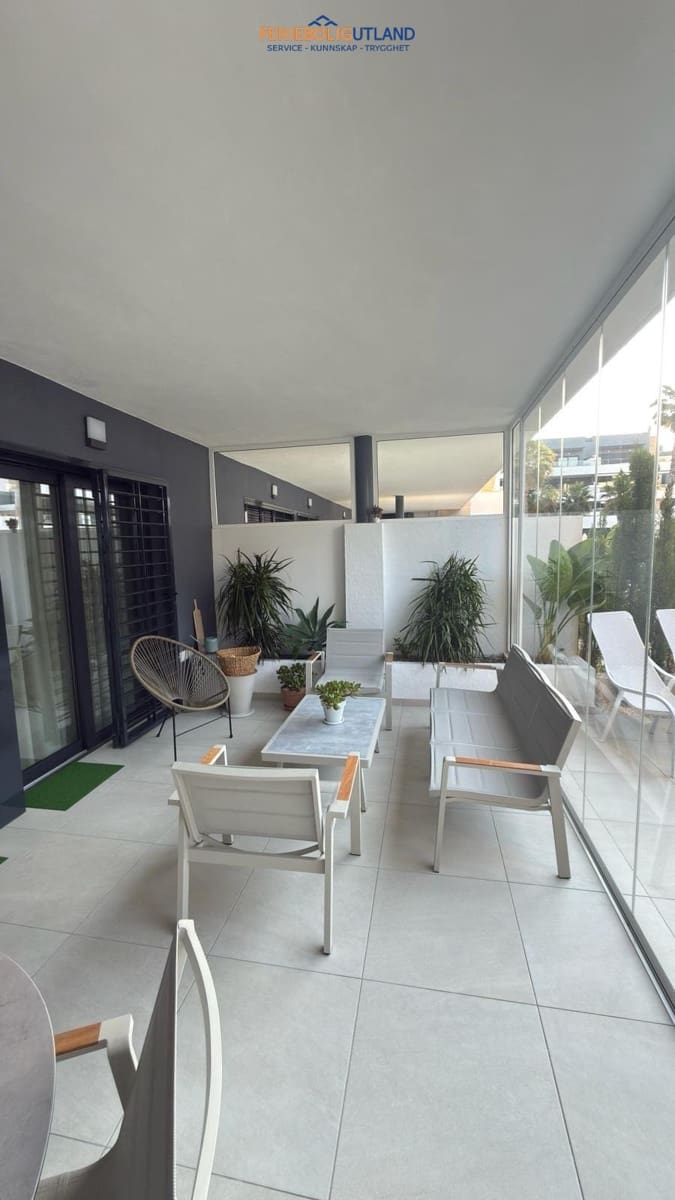 2 bedroom Apartment for sale in Playa Flamenca with pool garage - € 550,000 (Ref: 10012256)