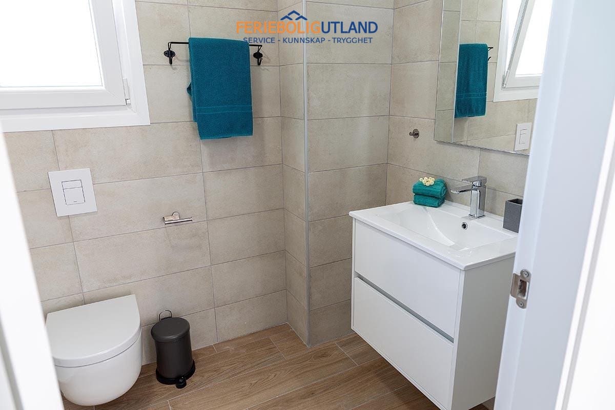 3 bedroom Villa for sale in Playa Flamenca with pool garage - € 940,000 (Ref: 10012257)