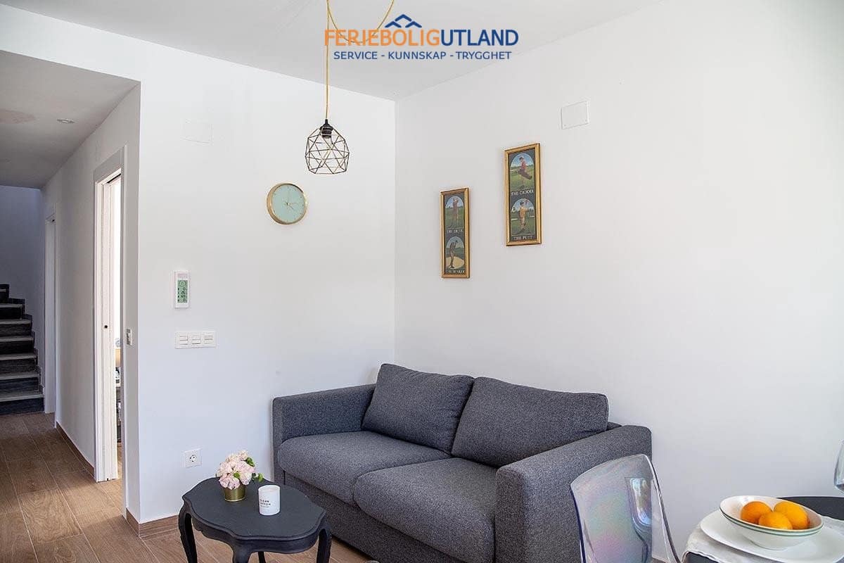 3 bedroom Villa for sale in Playa Flamenca with pool garage - € 940,000 (Ref: 10012257)