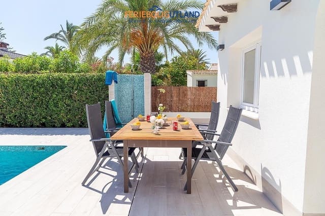 3 bedroom Villa for sale in Playa Flamenca, Orihuela with pool garage - € 940,000 (Ref: 10012257)