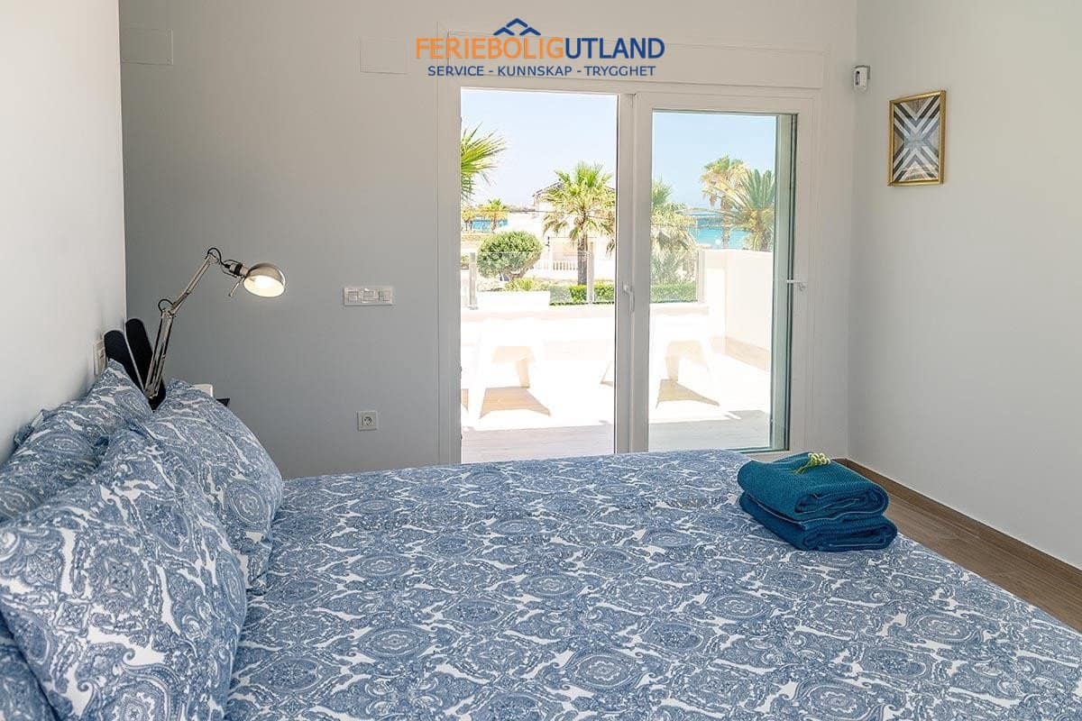 3 bedroom Villa for sale in Playa Flamenca with pool garage - € 940,000 (Ref: 10012257)
