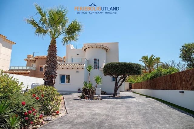 3 bedroom Villa for sale in Playa Flamenca, Orihuela with pool garage - € 940,000 (Ref: 10012257)