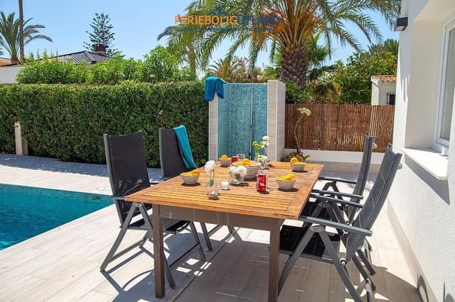 3 bedroom Villa for sale in Playa Flamenca, Orihuela with pool garage - € 940,000 (Ref: 10012257)