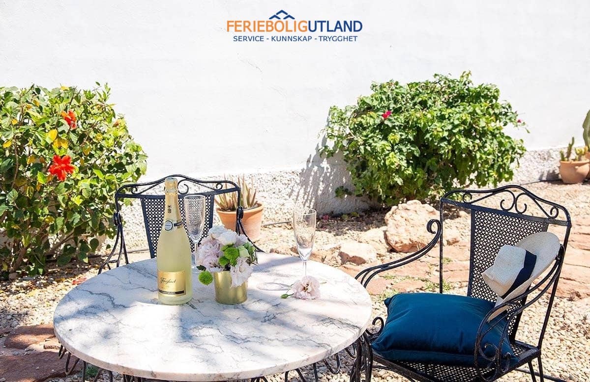 3 bedroom Villa for sale in Playa Flamenca with pool garage - € 940,000 (Ref: 10012257)