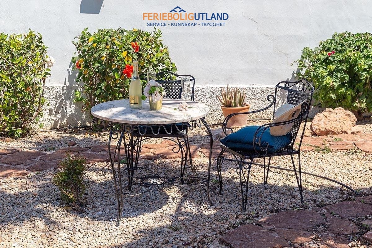 3 bedroom Villa for sale in Playa Flamenca with pool garage - € 940,000 (Ref: 10012257)