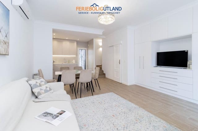 3 slaapkamer Huis te koop in La Zenia, Orihuela met garage - € 348.000 (Ref: 10012258)