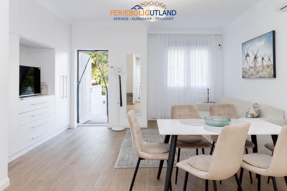 3 slaapkamer Huis te koop in La Zenia met garage - € 348.000 (Ref: 10012258)