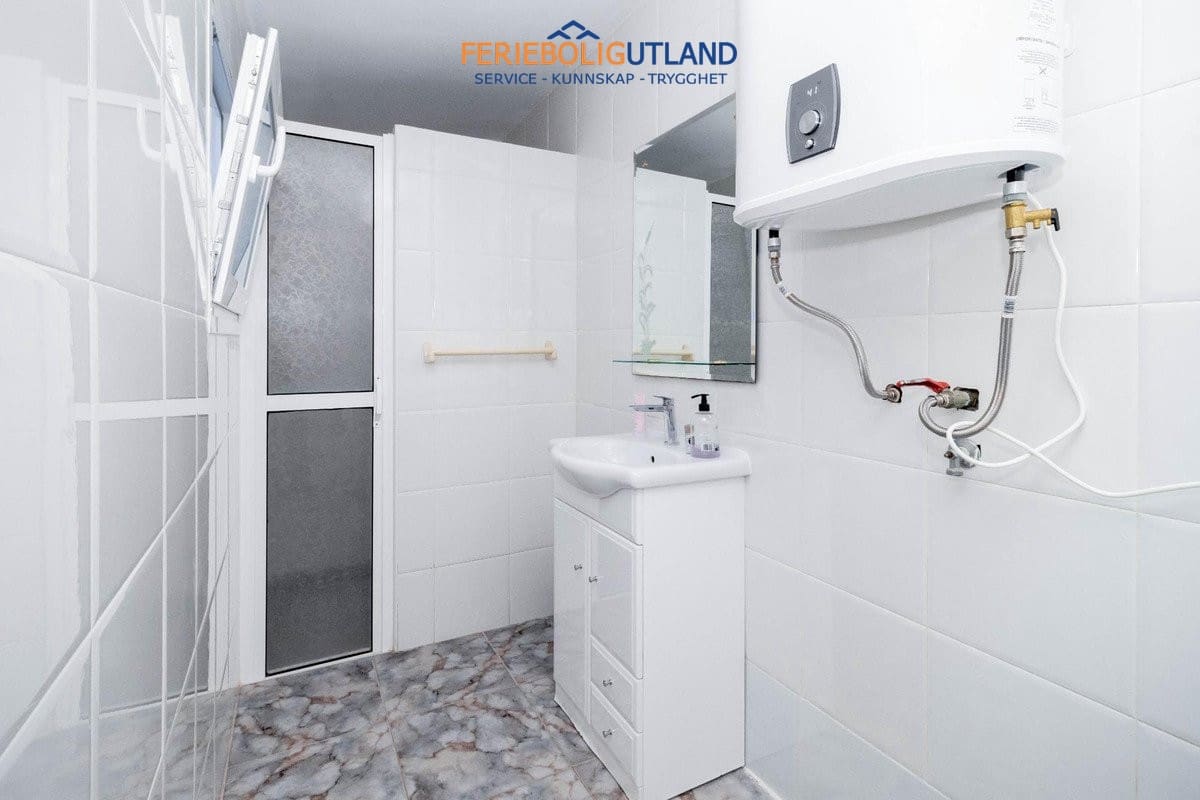 3 slaapkamer Huis te koop in La Zenia met garage - € 348.000 (Ref: 10012258)