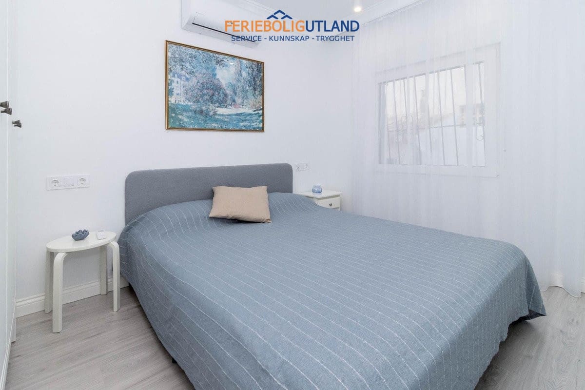 3 slaapkamer Huis te koop in La Zenia met garage - € 348.000 (Ref: 10012258)