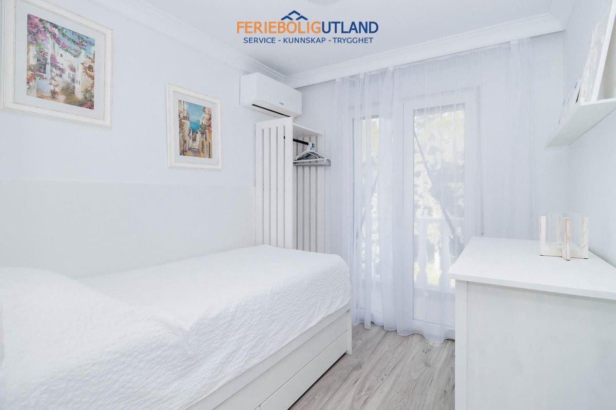 3 slaapkamer Huis te koop in La Zenia met garage - € 348.000 (Ref: 10012258)