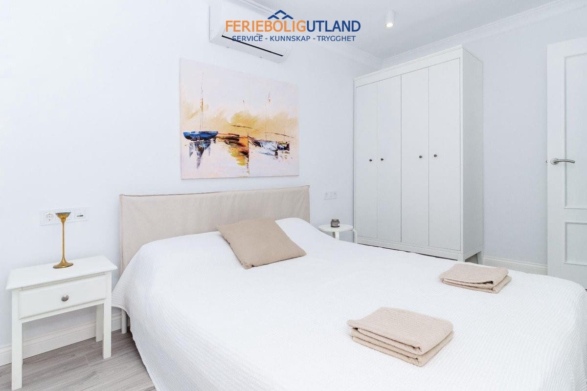 3 slaapkamer Huis te koop in La Zenia met garage - € 348.000 (Ref: 10012258)