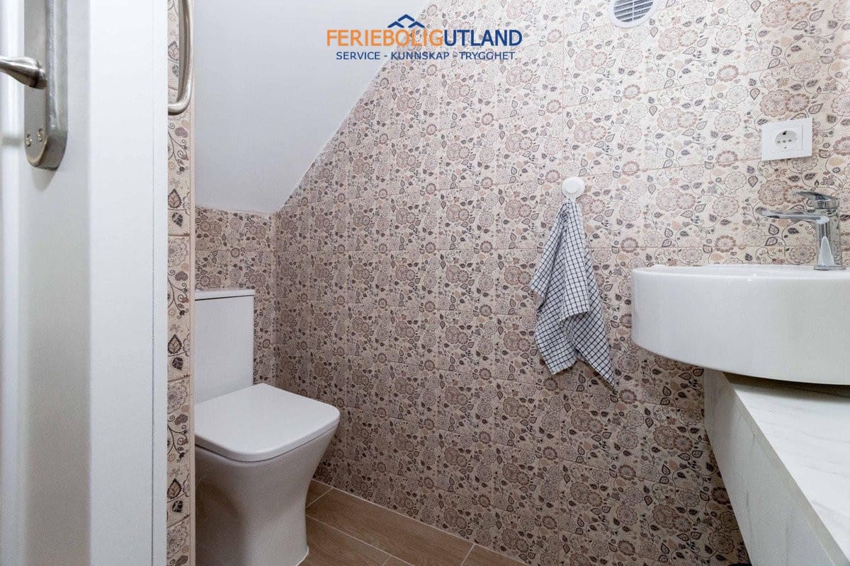 3 slaapkamer Huis te koop in La Zenia met garage - € 348.000 (Ref: 10012258)