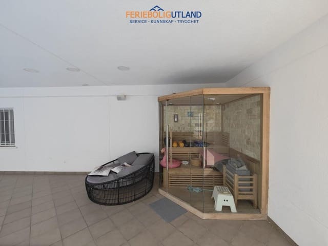 4 Zimmer Villa zu verkaufen in Dehesa de Campoamor, Orihuela mit Pool Garage - 1.225.000 € (Ref: 10012260)
