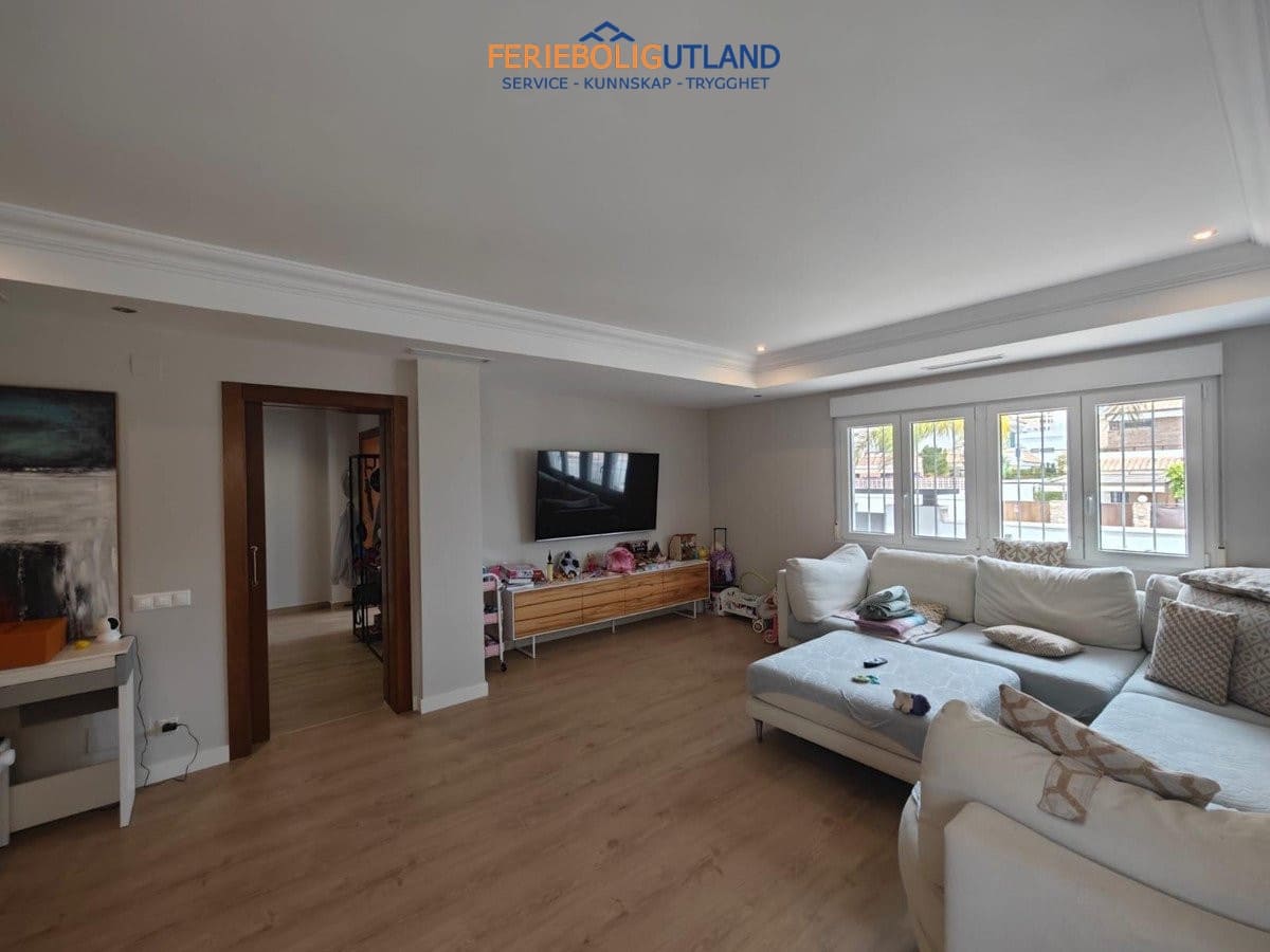 4 Zimmer Villa zu verkaufen in Campoamor mit Pool Garage - 1.225.000 € (Ref: 10012260)