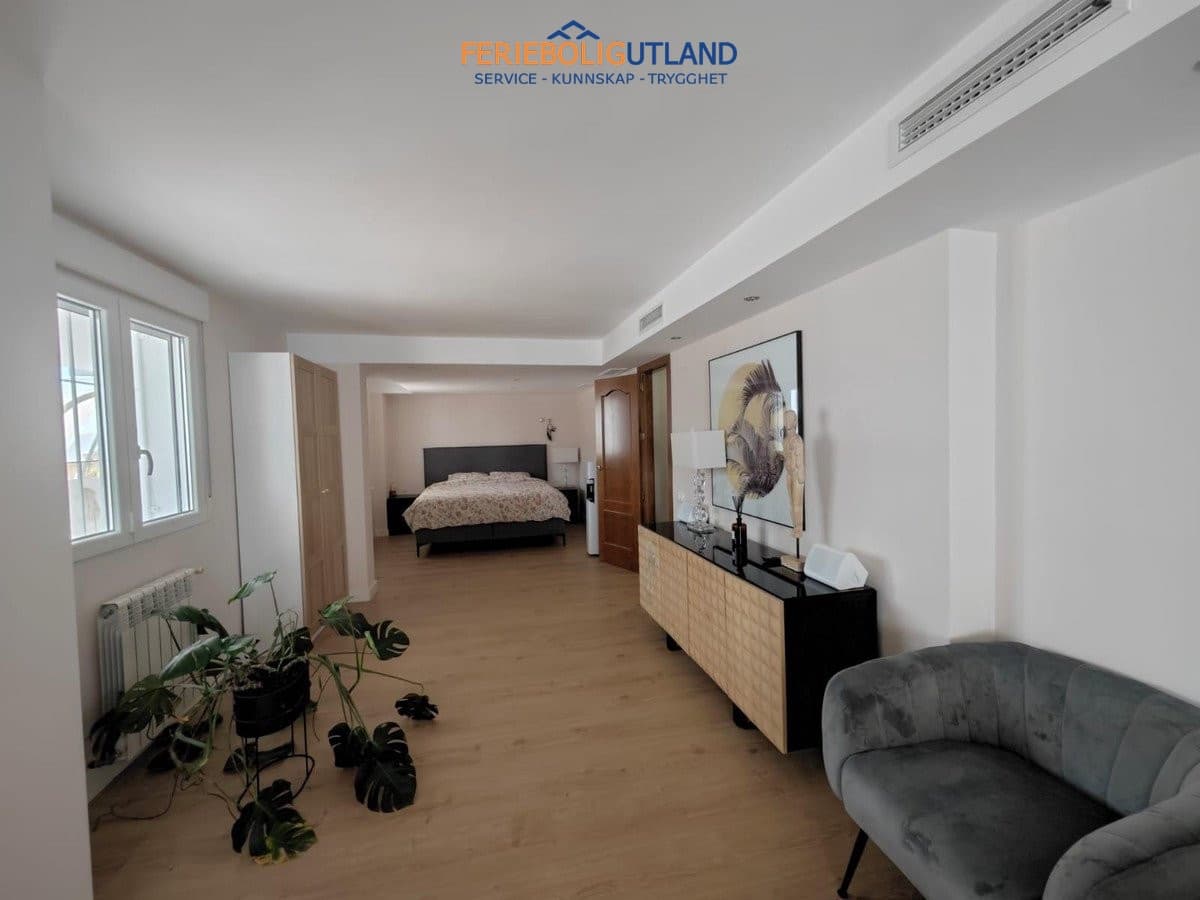4 Zimmer Villa zu verkaufen in Campoamor mit Pool Garage - 1.225.000 € (Ref: 10012260)