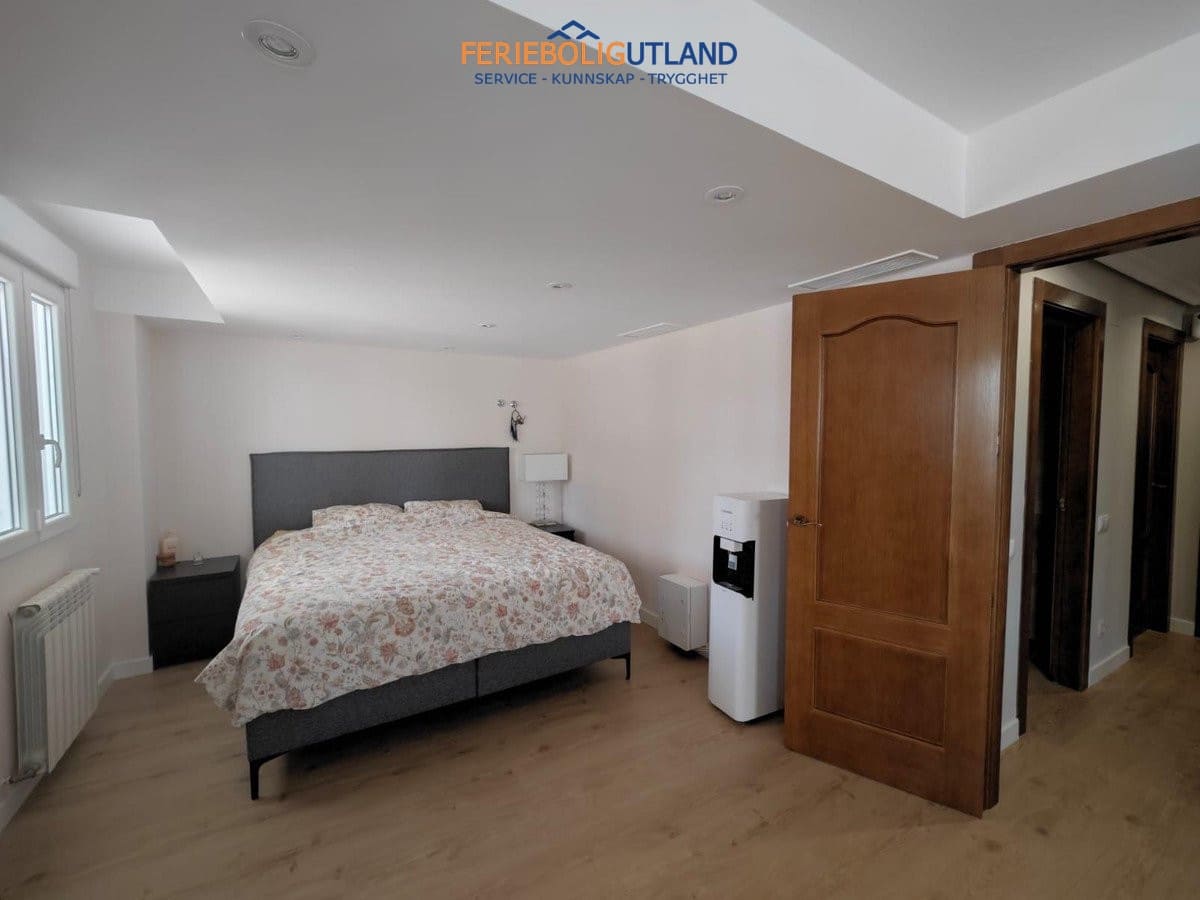 4 Zimmer Villa zu verkaufen in Campoamor mit Pool Garage - 1.225.000 € (Ref: 10012260)