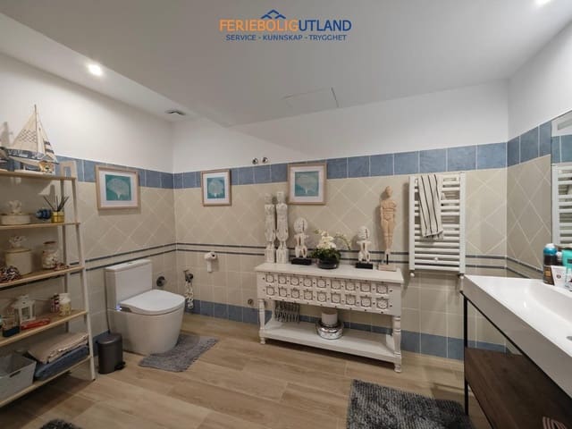 4 Zimmer Villa zu verkaufen in Dehesa de Campoamor, Orihuela mit Pool Garage - 1.225.000 € (Ref: 10012260)