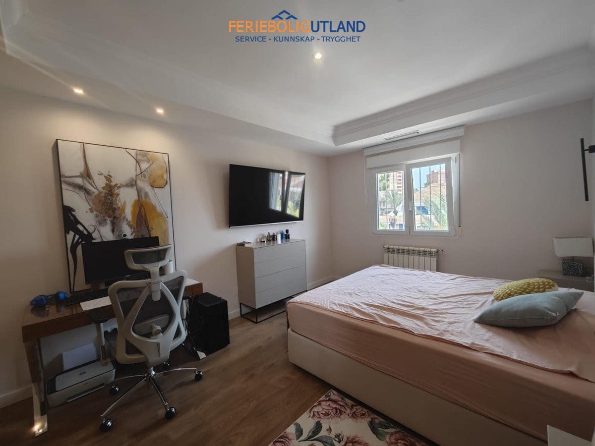 4 Zimmer Villa zu verkaufen in Campoamor mit Pool Garage - 1.225.000 € (Ref: 10012260)
