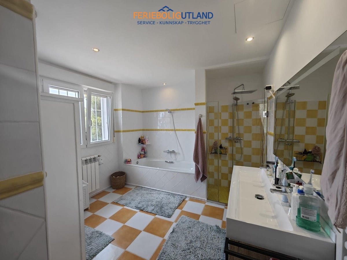4 Zimmer Villa zu verkaufen in Campoamor mit Pool Garage - 1.225.000 € (Ref: 10012260)