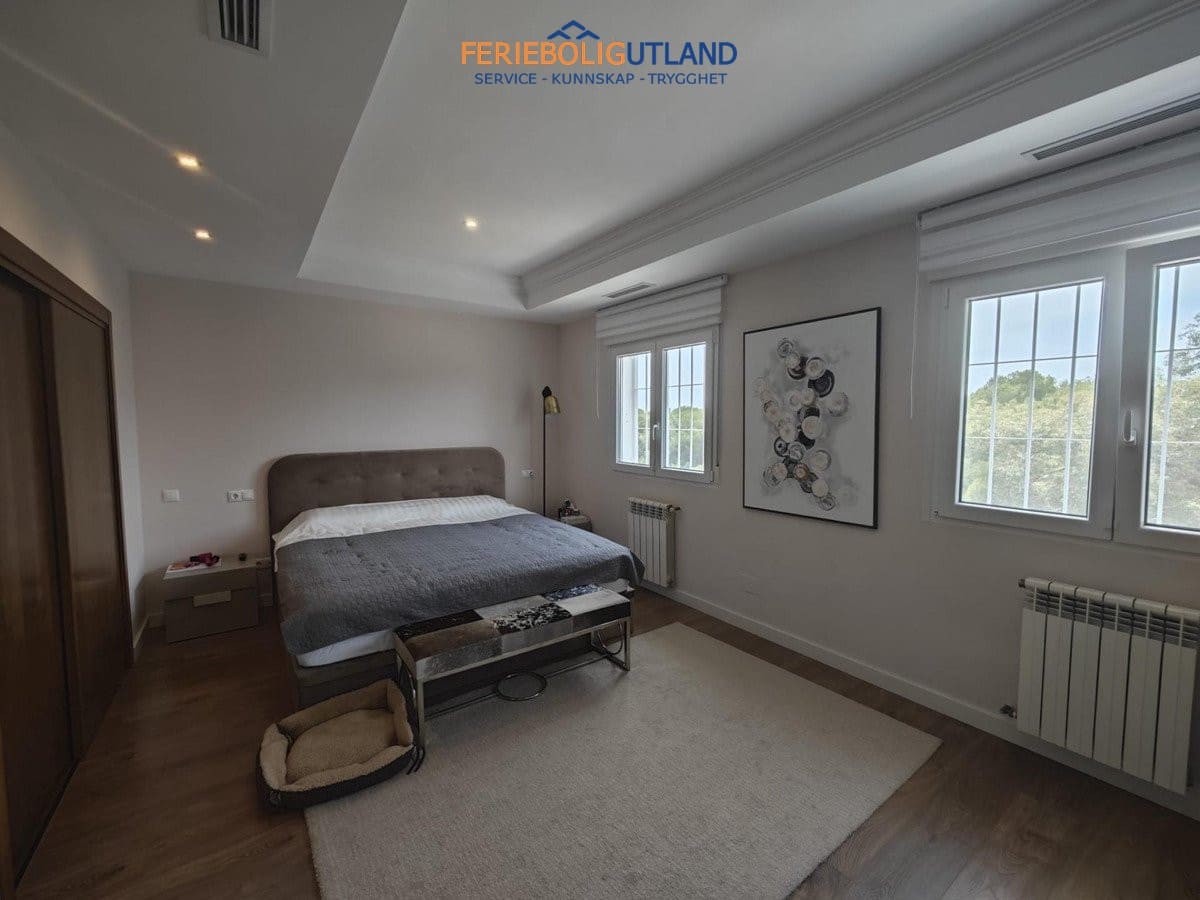 4 Zimmer Villa zu verkaufen in Campoamor mit Pool Garage - 1.225.000 € (Ref: 10012260)